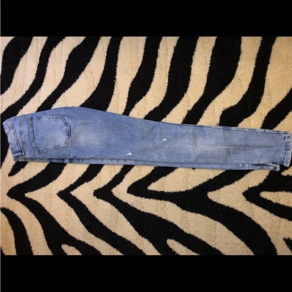 ZARA RIPPED JEANS - Picture 4 of 5